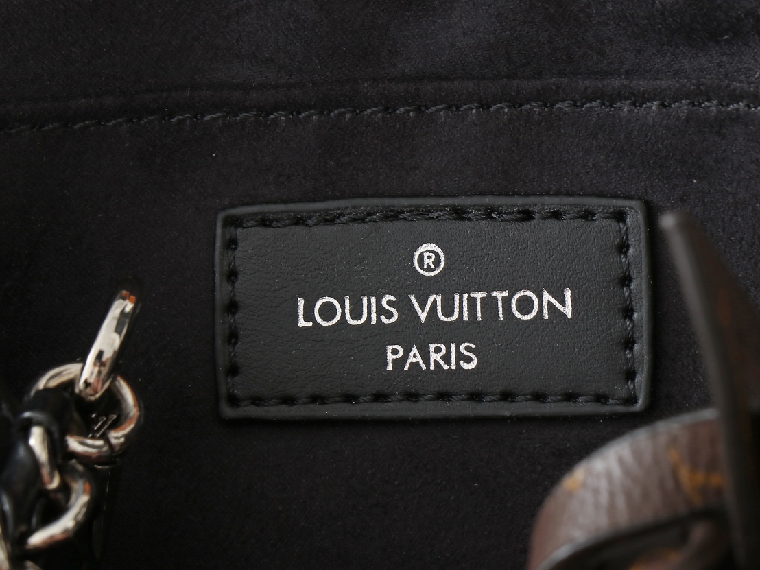Louis Vuitton M23640 SIZE:25 x 13 x 10 cm - 图片 9