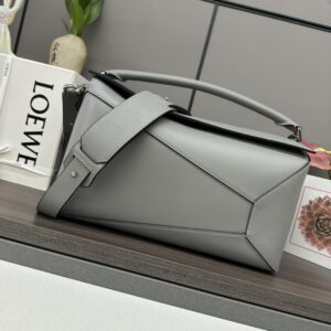 LOEWE 10188 SIZE:36.5*19*23cm
